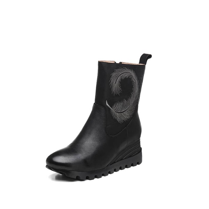 Retro Boots For Women Leather Platform Boots Hand Knitted Feather Decoration Coffee/Black