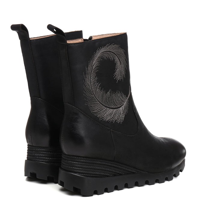 Retro Boots For Women Leather Platform Boots Hand Knitted Feather Decoration Coffee/Black